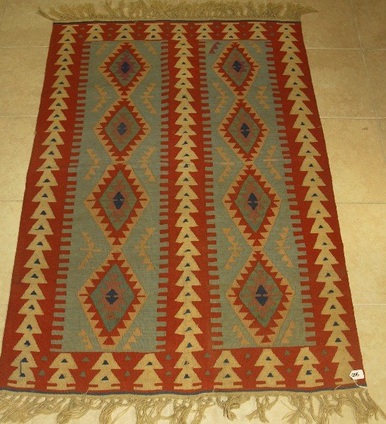Native American style rug . 5'7 X 3'8: Native American style rug . 5'7 X 3'8