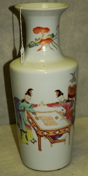 Chinese porcelain painted vase. H:16.5": Chinese porcelain painted vase. H:16.5"