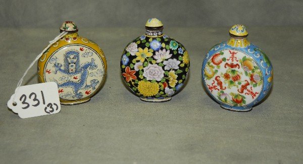 3 Chinese enamel snuff bottles: 3 Chinese enamel snuff bottles. H:3"