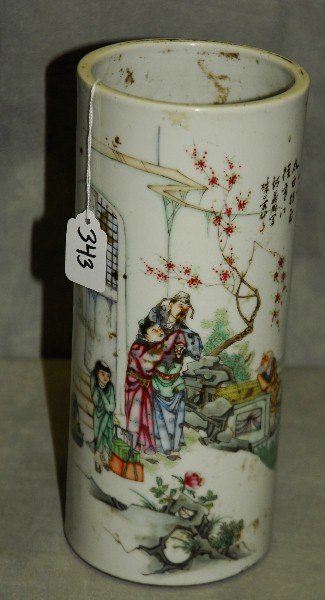 Antique Chinese porcelain hat stand: Antique Chinese porcelain hat stand with 6 character mark on bottom. H:11.25" D:4.75"