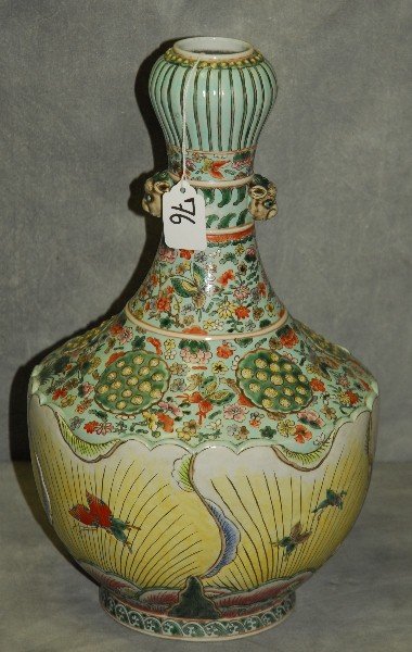 Chinese Famille Verte porcelain vase with blue seal: Chinese Famille Verte porcelain vase with blue seal mark on the bottom. H:15.5"