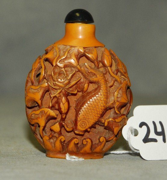Carved Chinese snuff bottle. H:2.75" (1 of 2)