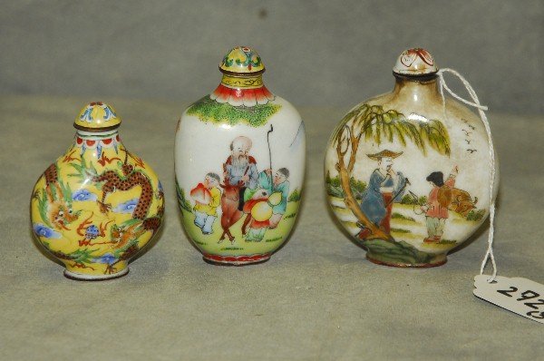 3 Chinese enamel snuff bottles with 4 character marks (1 of 3)