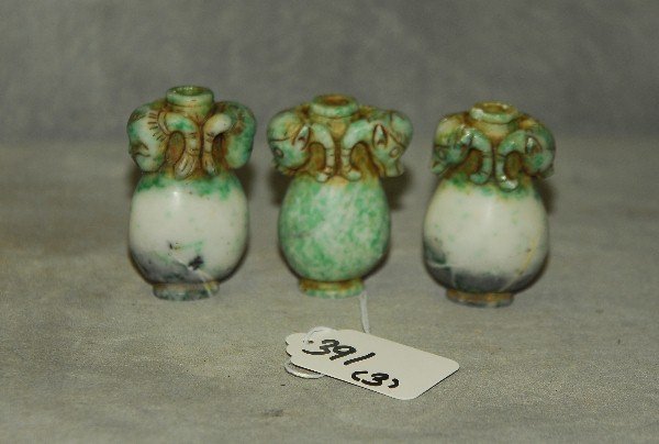 3 Chinese jade snuff bottles. H:2" (1 of 2)
