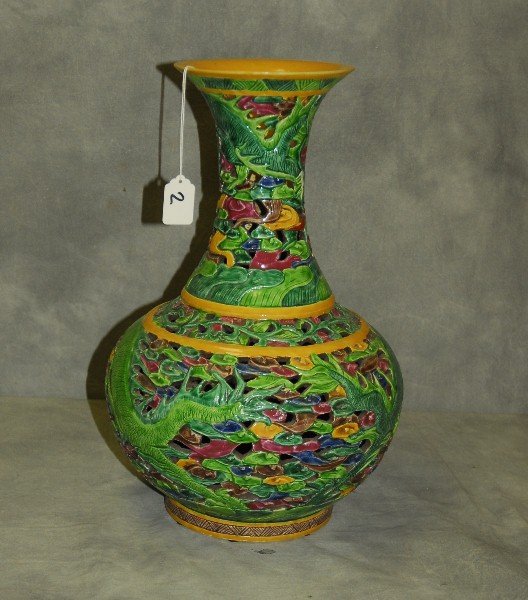 Chinese porcelain vase . H:19.5": Chinese porcelain vase . H:19.5"
