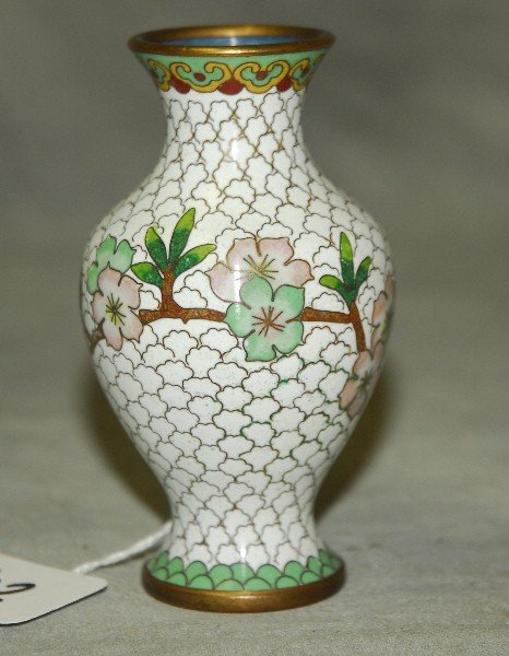 Chinese cloisonne vase. H:4": Chinese cloisonne vase. H:4"
