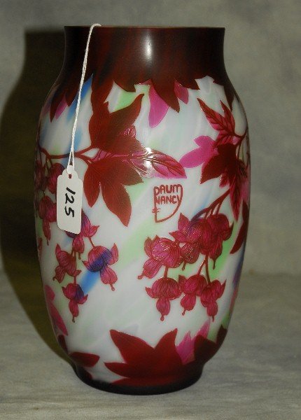 Art glass vase signed Daum Nancy. H:10.5": Art glass vase signed Daum Nancy. H:10.5"