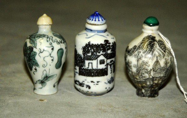 3 Chinese porcelain snuff bottles 2 with marks on (1 of 2)