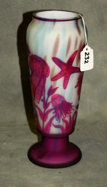 Art glass lamp signed Daum Nancy. H:10.5": Art glass lamp signed Daum Nancy. H:10.5"
