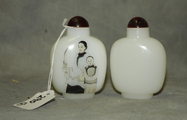 2 Chinese white hardstone snuff bottles. H:3.5" (1 of 2)