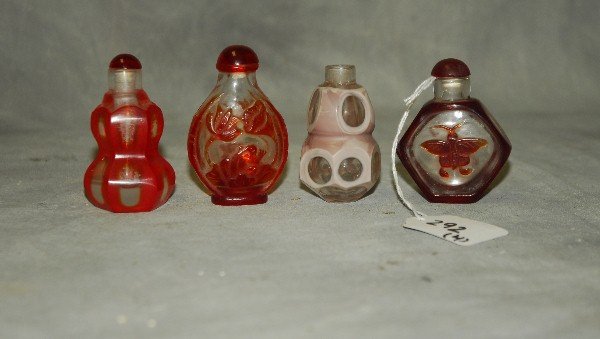 4 Chinese colored g;ass snuff bottles. H:2.75" (1 of 2)