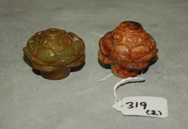 2 Chinese jade snuff bottles. H:1.5" (1 of 1)