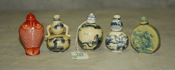 286. 5 Chinese porcelain snuff bottles. H:2.75": 286. 5 Chinese porcelain snuff bottles. H:2.75"