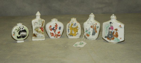 295. 6 Chinese porcelain snuff bottles. H:3": 295. 6 Chinese porcelain snuff bottles. H:3"