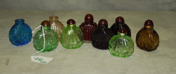 304. 9 Chinese glass snuff bottles. H:2.5 (1 of 1)