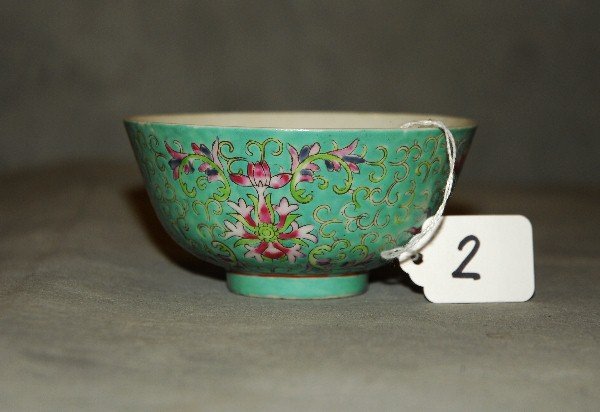 Chinese famille verte porcelain bowl. H: 2.25" D: 4.5": Chinese famille verte porcelain bowl. H: 2.25" D: 4.5"