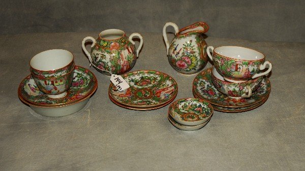 14 Pieces antique Chinese rose medallion porcelain.: 14 Pieces antique Chinese rose medallion porcelain.