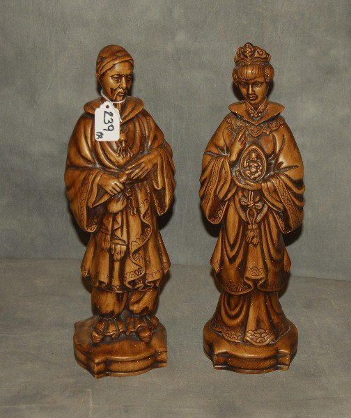 Pair of Chinese figures. H: 15.75": Pair of Chinese figures. H: 15.75"