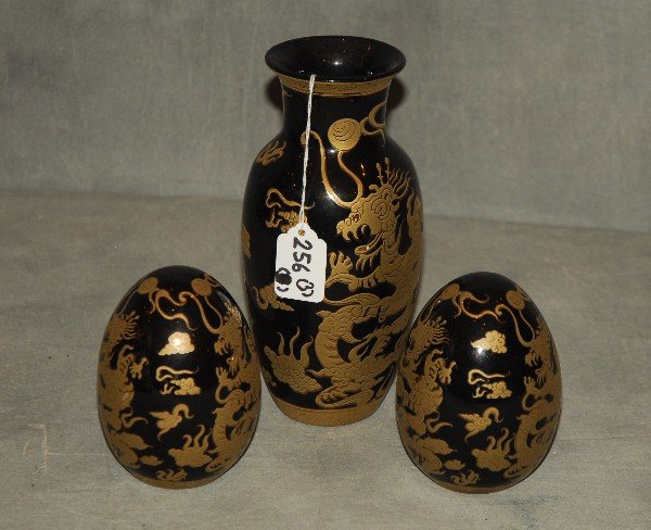 3 Oriental gilt porcelain pieces. Tallest: 8.25" (1 of 1)