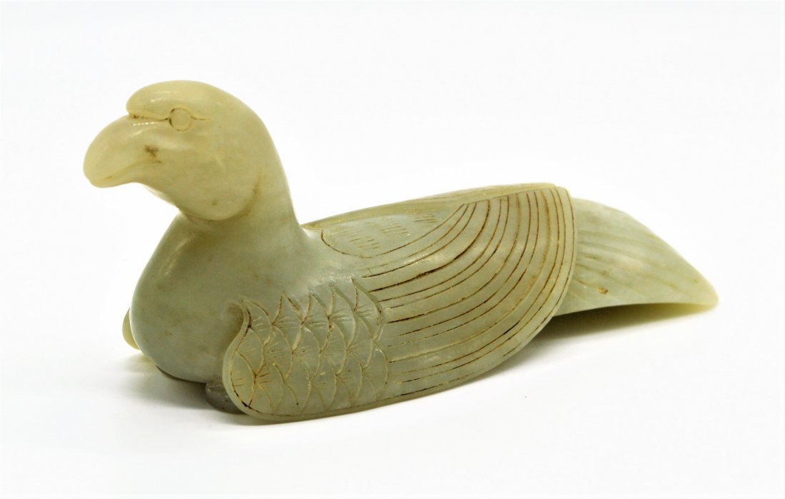 EXTREMELY RARE MUGHAL/SAFAVID JADE FIGURINE OF A BIRD (1 of 4)