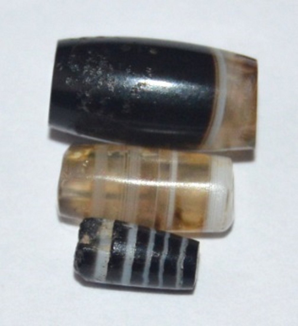 ANCIENT SULAIMANI BANDED AGATE BEAD (1 of 4)