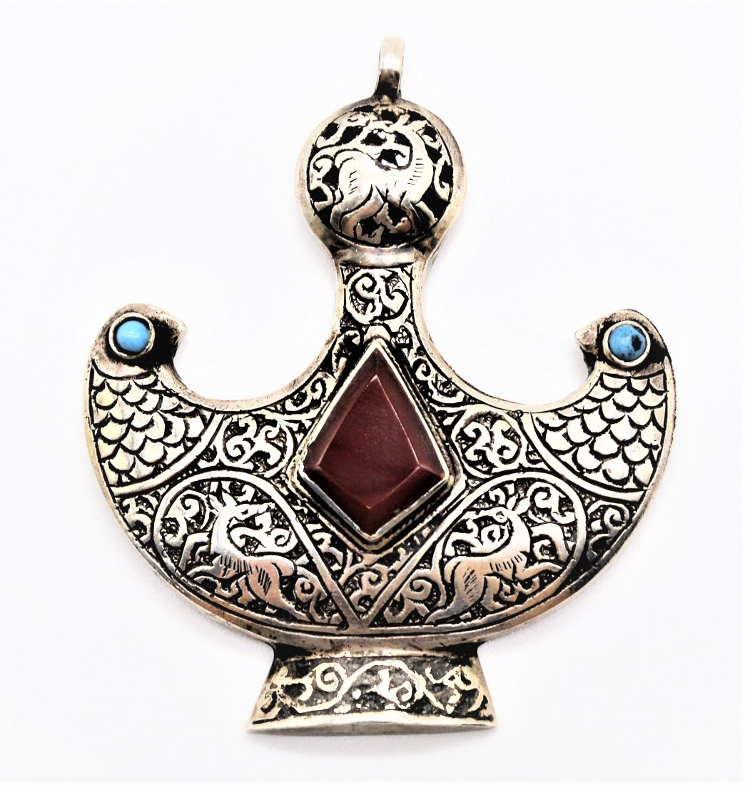 A RARE ANTIQUE ISLAMIC SELJUK STYLE SILVER PENDENT (1 of 2)