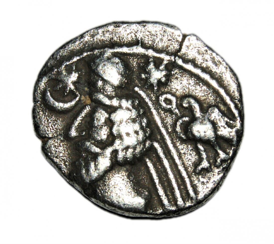 ANCIENT KINGS OF PARTHIA. PHRAATES IV 38-2 BC AR DRACHM: ANCIENT PERSIA KINGS of PARTHIA. Phraates IV. 38-2 BC. AR Drachm (3.46 gm). Nisa mint. Rare mint!Diademed bust left, wart on forehead; eagle flying left behind, crowning him / BASILEWC BASILEWN AR-SAK