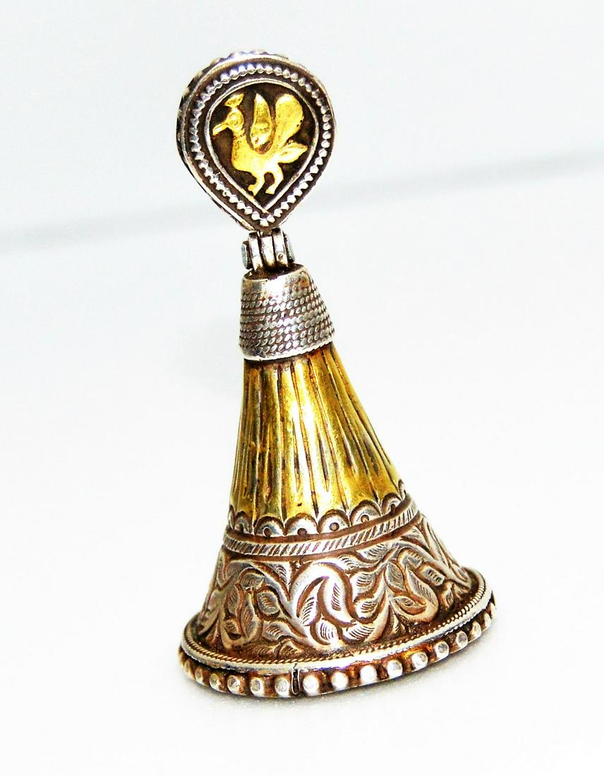 UNIQUE ROYAL SEAL OF LAST MUGHAL EMPEROR BAHADUR SHAH: AN EXTREMELY RARE ANTIQUE ISLAMIC UNIQUE ROYAL SEAL OF THE LAST MUGHAL EMPEROR BAHADUR SHAHZAFAR, BUKHARA CIRCA 18TH CENTURY, Very Finely Engraved.The seal shaped like a lotus blossom engraved with pe