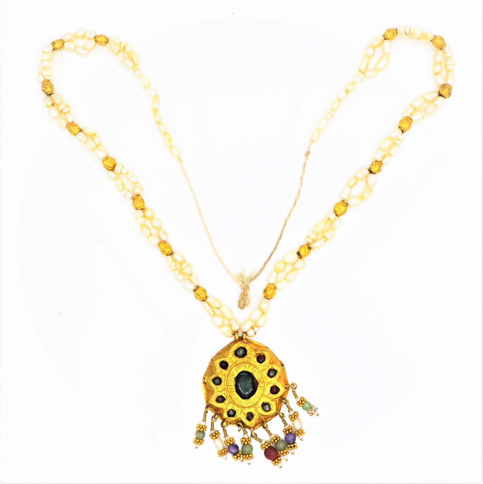 VERY RARE ANTIQUE MUGHAL/BUKHARA GEM-SET GOLD NECKLACE: AN EXTREMELY RARE & IMPRESSIVE ANTIQUE MUGHAL/BUKHARA GEM-SET & PEARL GOLD NECKLACE, INDIA ORBUKHARA CENTRAL ASIA CIRCA POSSIBLY 18TH/19TH CENTURY.Beautiful Designed , Multi Natural Gemstones InsetsIn
