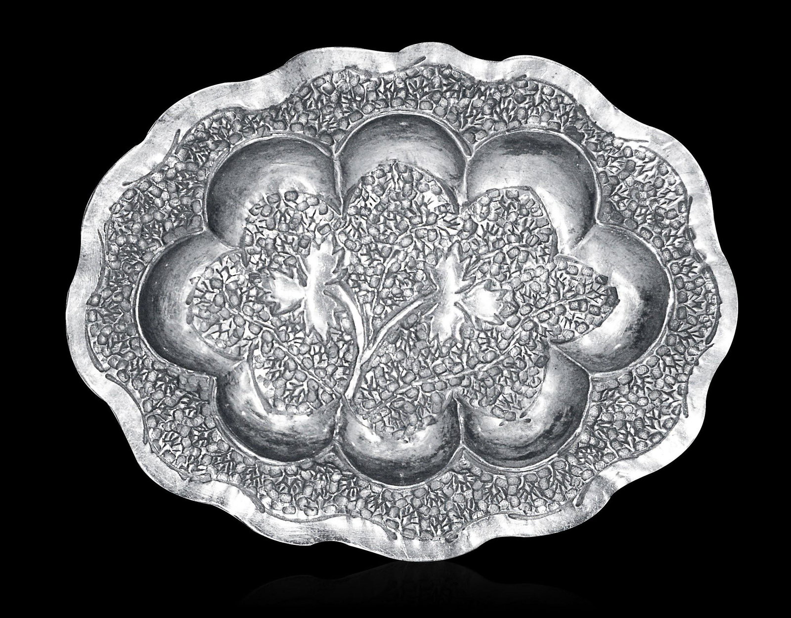 PERSIAN/INDIAN SILVER DECORATIVE DISH 20TH CENTURY (1 of 1)
