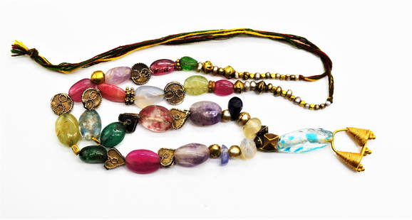 AN INTERESTING ANCIENT GEMSTONES & GOLD NECKLACE 2ND CENTURY: AN INTERESTING GROUP OF RARE ANCIENT GEMSTONES & ANCIENT GREEK GOLD PENDENT NECKLACE.