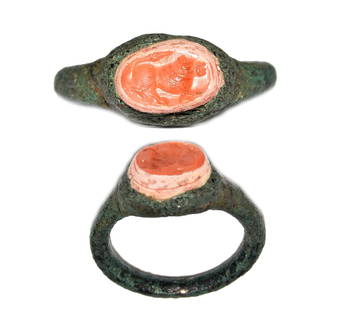 ANCIENT ROMAN CARNELIAN INTAGLIO RING 3RD CENTURY: ANCIENT ROMAN EMPIRE CARNELIAN INTAGLIO SEAL WITH LION RING, CIRCA 3RD-4TH CENTURY