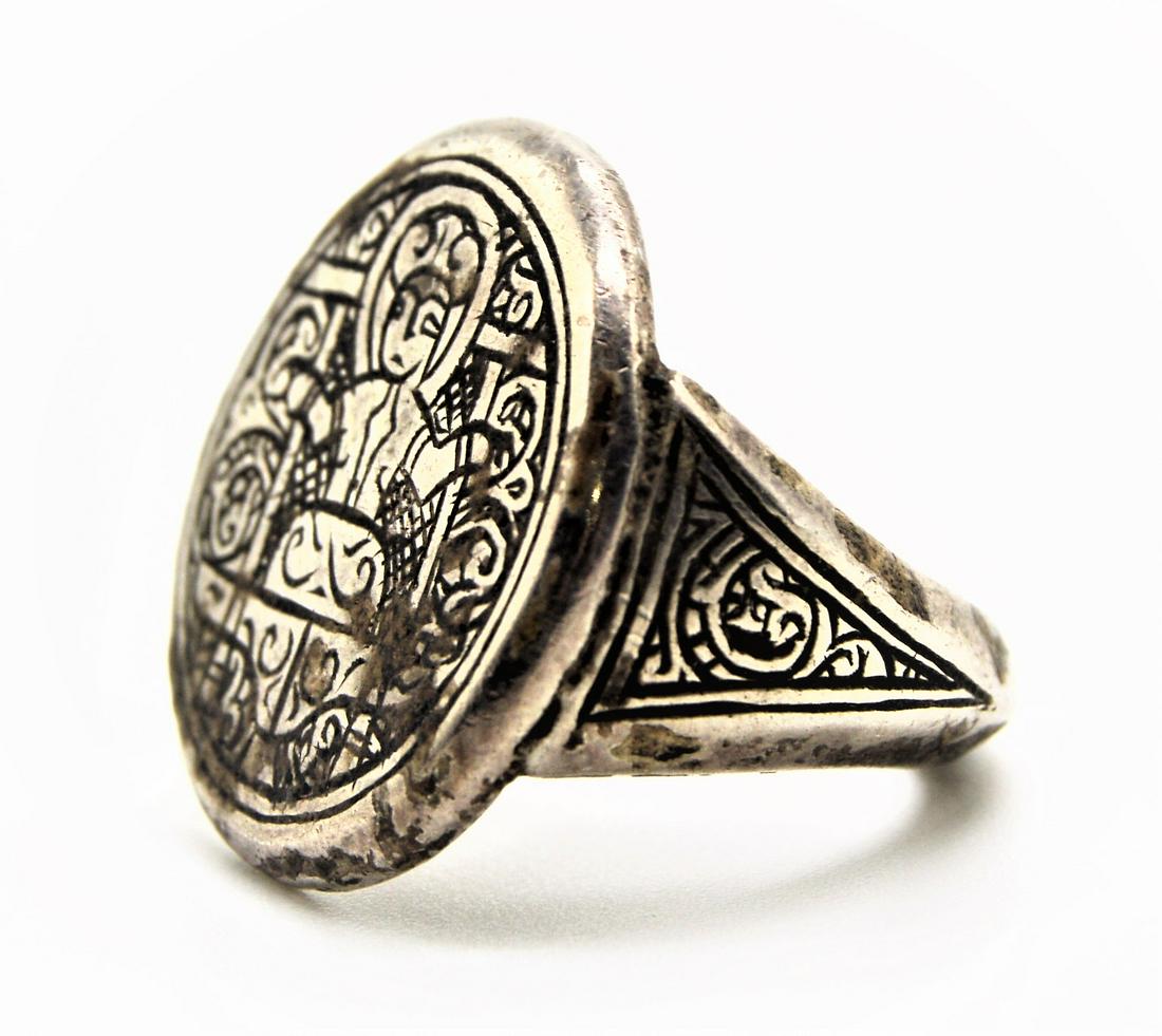 VERY RARE ISLAMIC SELJUK GHAZNAVID FIGURAL SILVER RING (1 of 4)