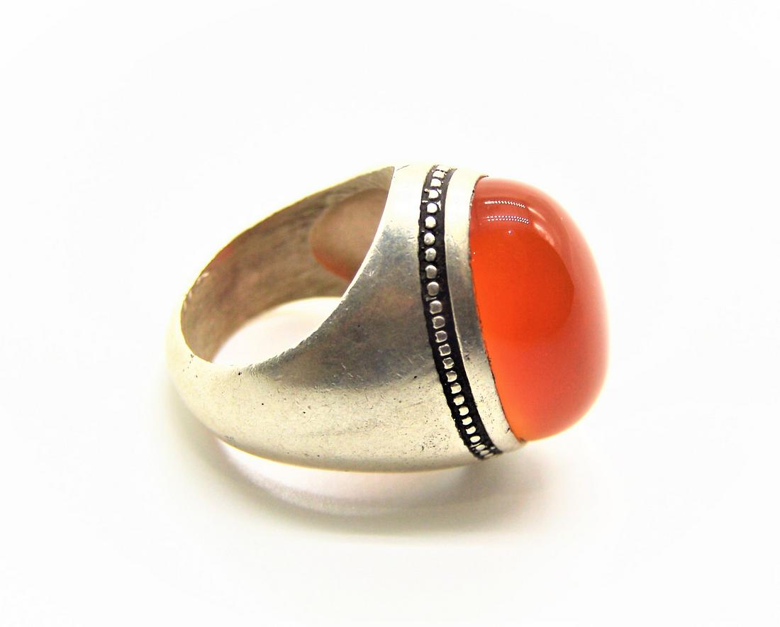 A YEMANI/PERSIAN NATURAL LARGE HAQEEQ SILVER RING (1 of 4)
