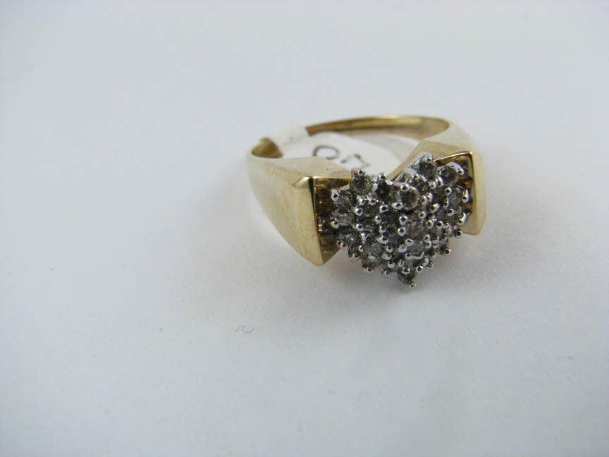 10k Gold and Diamond Ring. Solid Gold.: 10k Gold and Diamond Ring. Solid Gold.