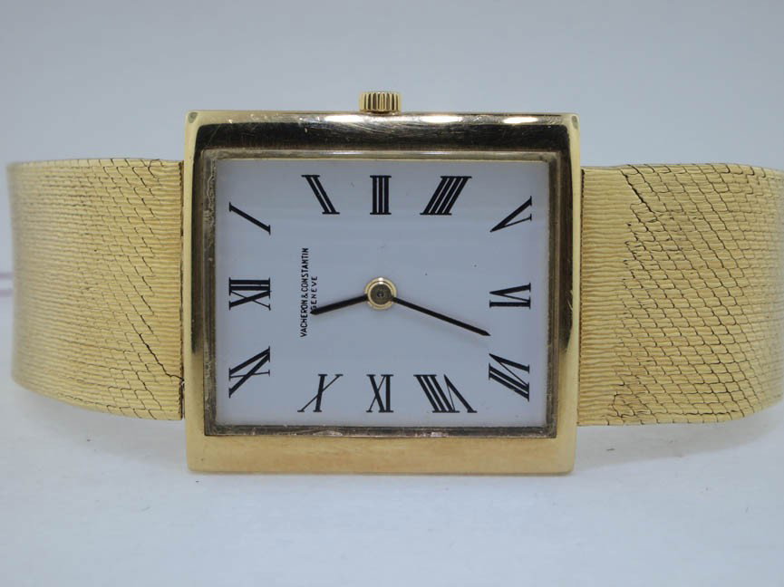 Vacheron Constantin Mens 18K All Orig. Aprox 64.2 G: Vacheron Constantin Mens 18K All Orig. Aprox 64.2 Grams. Vacheron & Constantin, 18k Gold, Woven Bracelet, Roman Numeral, Mens, Swiss Made, Pre-Owned, Beautiful Condition