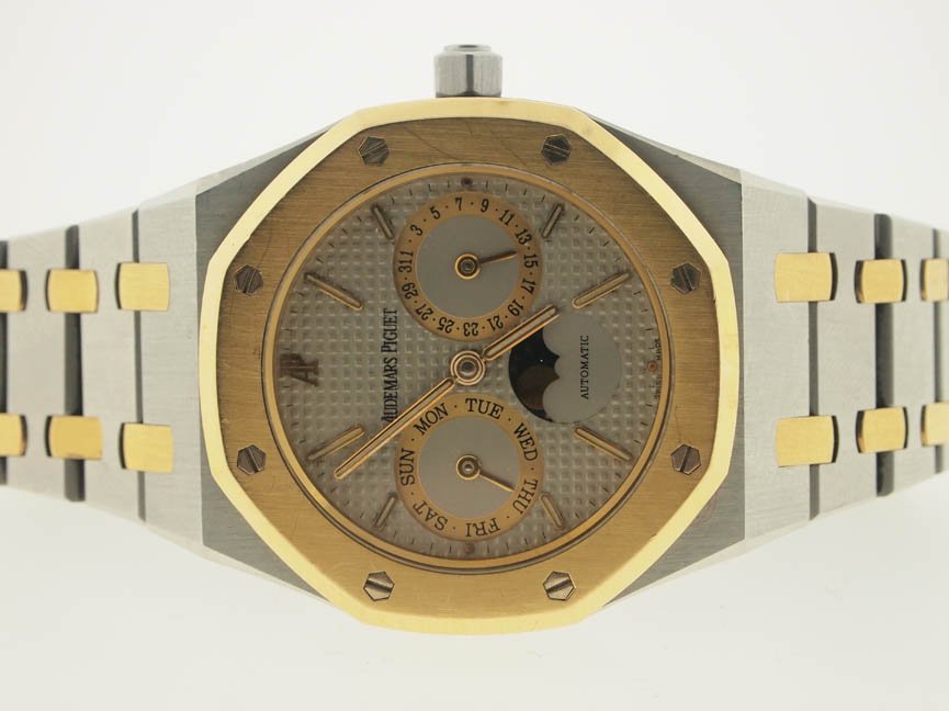 Audemars Piguet Mens 18k and SS Royal Oak Moon Phas: Audemars Piguet Mens 18k and SS Royal Oak Moon Phase. Audemars Piguet, Mens, 18k Gold, Stainless Steel, Aprox 26k Retail, Comes with PAPERS, Moon Phase, Calendar, Royal Oak, Automatic, Deployment Buck