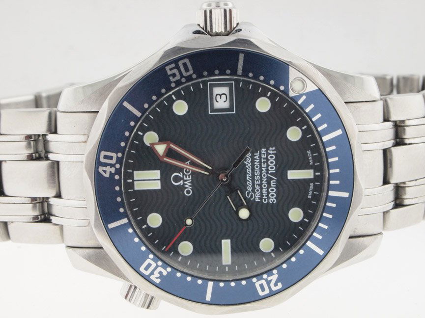 Omega Mens SS Seamaster James Bonds.: Omega Mens SS Seamaster James Bonds. Omega, Mens, Stainless Steel, Seamaster, James Bonds Watch, 300M Automatic, Deployment Buckle, Date, Swiss Made.