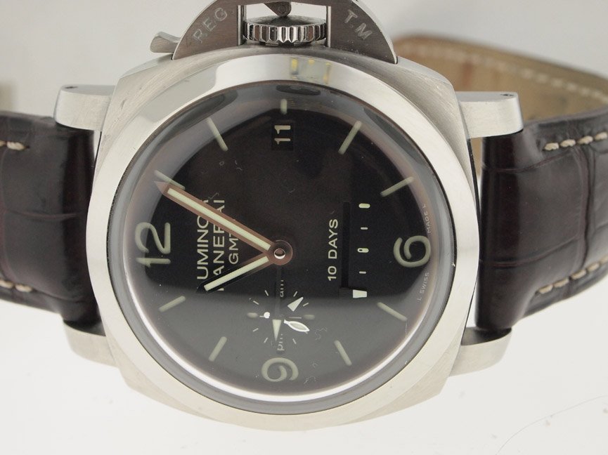 Panerai Mens SS GMT 10-Day Power Reserve.: Panerai Mens SS GMT 10-Day Power Reserve. Panerai, COMES WITH BOX AND PAPERS, Mens, Stainless Steel, PAM 270, Luminor, GMT, 10 Day Power Reserve, Automatic, Excellent Condition, Deployment Buckle, Ske
