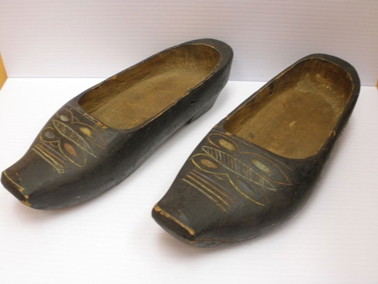 vintage Holland Dutch Wood Wooden Black shoes: Holland Dutch Wood Wooden Black shoes