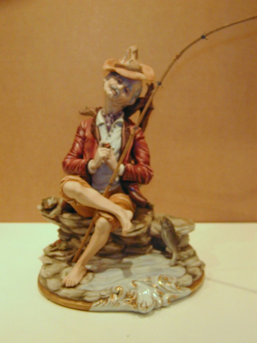 Capodimonte Figurine Fisherman smoking his pipe: Capodimonte Figurine Fisherman smoking his pipe