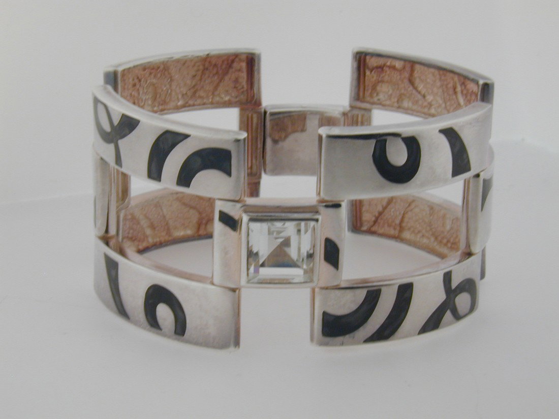 Eli Manageaiti Wide sterling Bracelet: Enameled, white gem stone, Heavy 43.8 dwt 7", Almost 1.5" wide, Push button latch, Signed Eli Manageaiti, 925 Italy, Sterling Silver