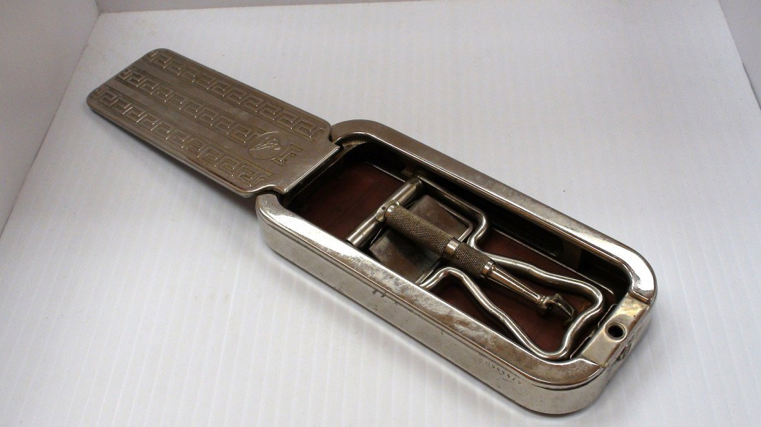The Whetter Rolls Travel Razor Set: The Whetter Rolls Travel Razor Set