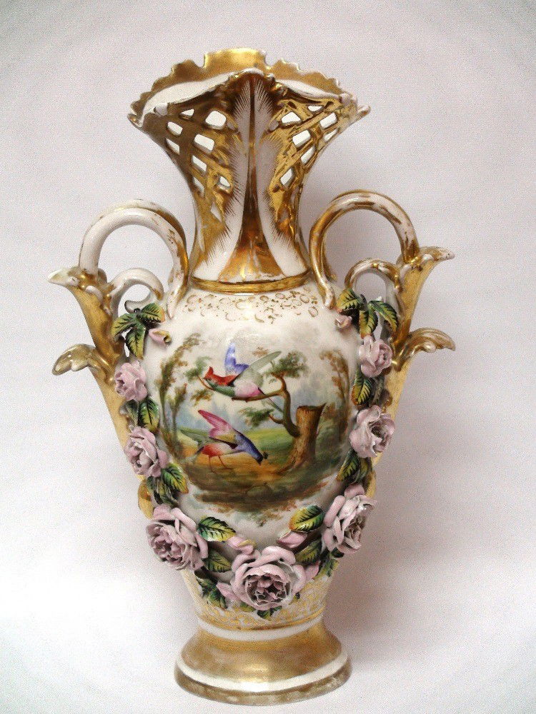 370 ANTIQUE HAND PAINTED PORCELAIN VASE