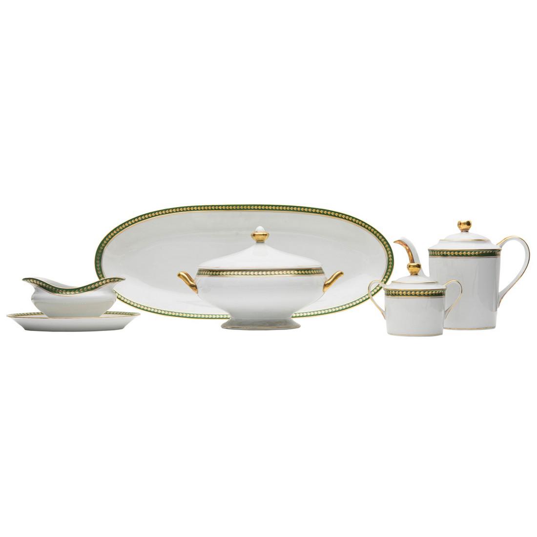 A BERNARDAUD LIMOGES PORCELAIN TABLEWARE SET FOR 24: A BERNARDAUD LIMOGES PORCELAIN TABLEWARE SET FOR 24 PEOPLE. FRANCE, EARLY 20TH CENTURY. Pieces: 274.