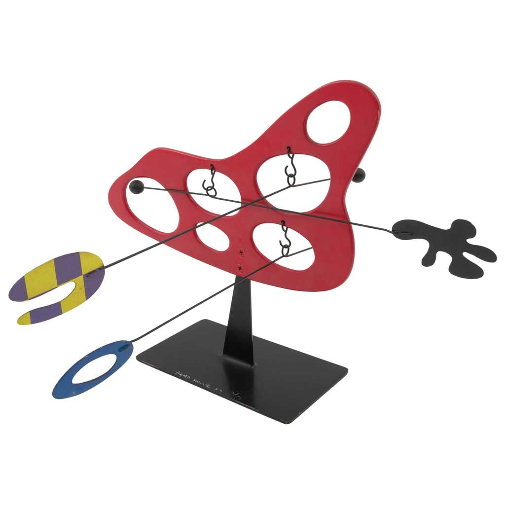 BRAD HOWE(Riverside, California, E.E. U.U., 1959 - ) Sin título Firmada y fechada 94Escultura en: BRAD HOWE(Riverside, California, E.E. U.U., 1959 - )Sin títuloFirmada y fechada 94Escultura en acero policromado 11 / 50Presenta mínimos detalles de conservación.28 x 38 x 25 cm