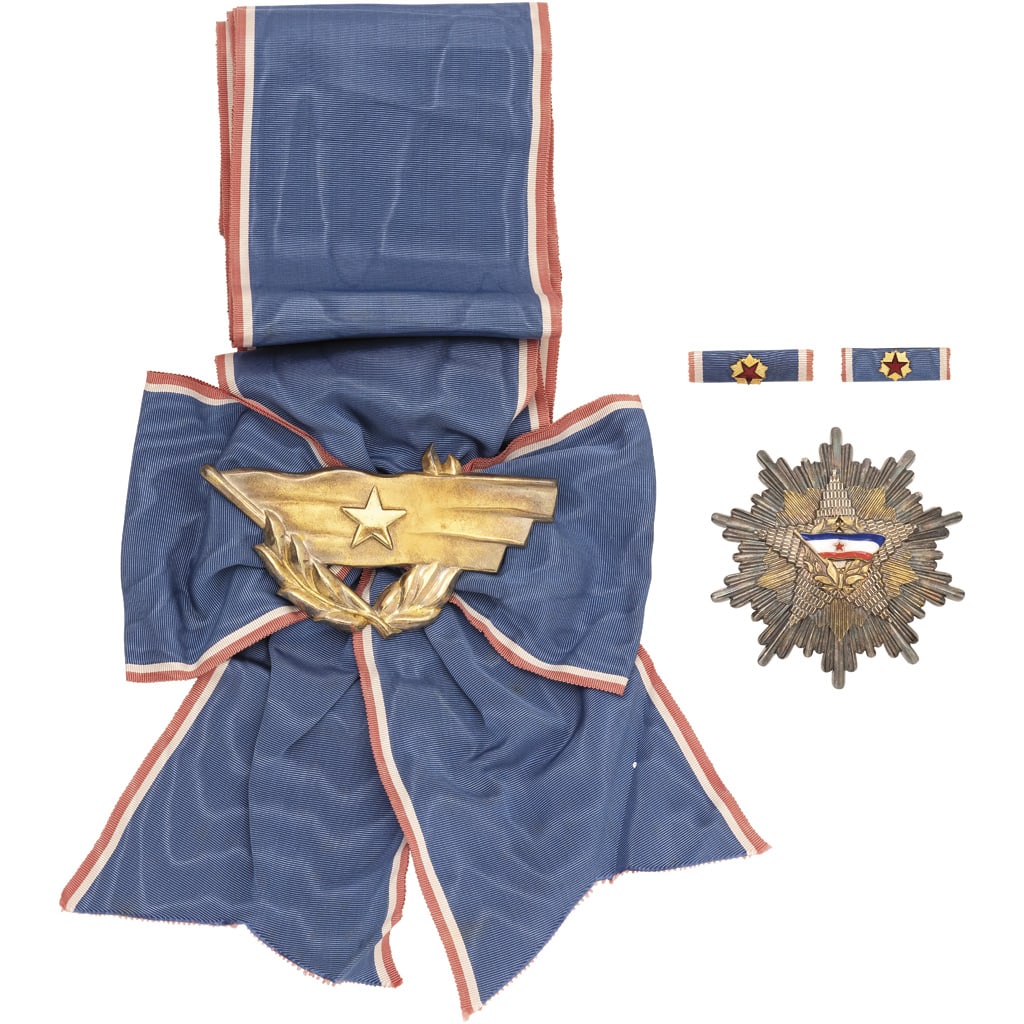 ORDEN DE LA BANDERA YUGOSLAVA, SERIE DE I CLASE GRAN CRUZYUGOESLAVIA, INSTITUIDA EN 1947Insignia en (1 of 3)