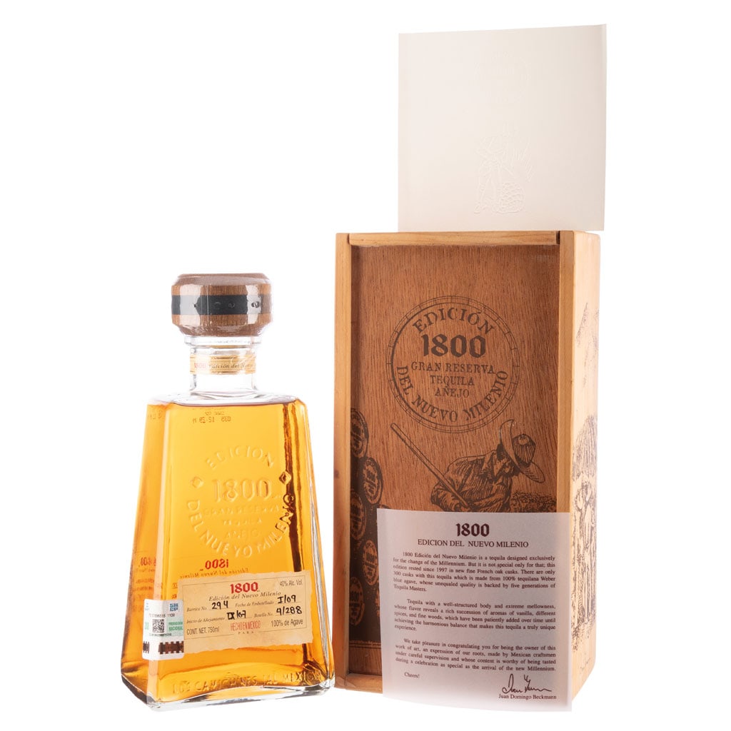 Tequila 1800 Extra Añejo. Edición Nuevo Milenio. Tequila, Jalisco, México.Botella No. 4 /: Tequila 1800 Extra Añejo.Edición Nuevo Milenio.Tequila, Jalisco, México.Botella No. 4 / 288.En caja, con certificado."Tequila 1800 Milenio es una edición especial de tequila Extra Añejo lanzada p