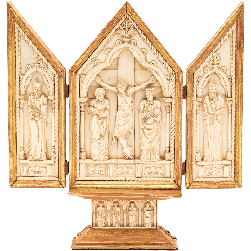 TR?PTICO DEVOCIONALESPAÑA, CA. 1900Estructura de madera emplacada con láminas de hueso (1 of 2)