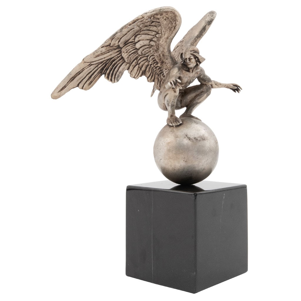 JORGE MAR?N. Boceto Viento, 2016. Firmada. Escultura en plata 1 / 40 en base de mármol. 26 x 17 x: JORGE MAR?N(Uruapan, Michoacán, 1963 - )Boceto Viento, 2016FirmadaEscultura en plata 1 / 40 en base de mármolCon certificado de autenticidad del artista.Agradecemos al Maestro Jorge Marín por la ve